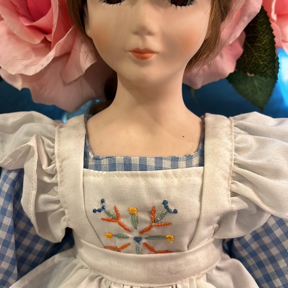 Porcelain Vintage Doll 18" - Beautiful - Picture 5 of 12